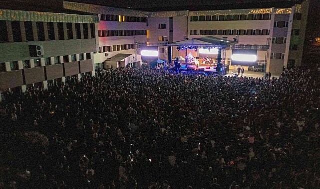 Bahar şenliklerinde öğrenciler gönüllerince eğlendiler