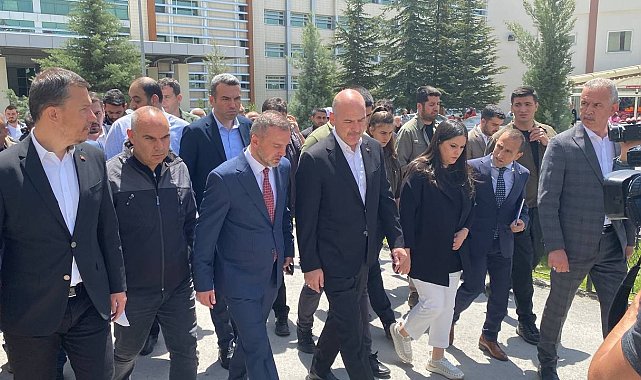 Bakan Soylu kazada yaralanan öğrencileri ziyaret etti