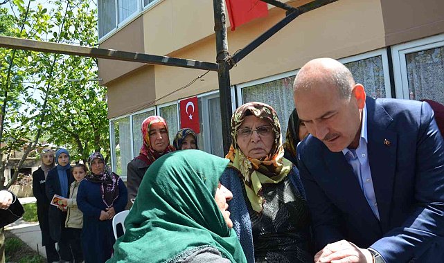 Bakan Soylu'dan Yalovalı şehidin ailesine ziyaret