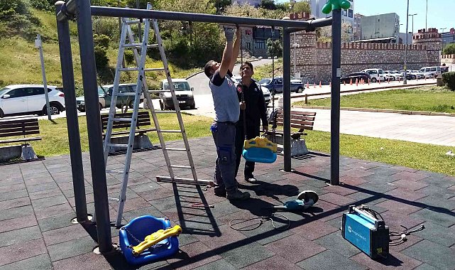 Balıkesir Büyükşehir Belediyesi park ve bahçeleri güzelleştiriyor
