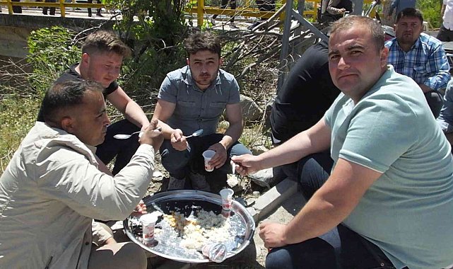 Balıkesir&#039;de geleneksel köy hayırları binlerce çiftçiyi buluşturdu