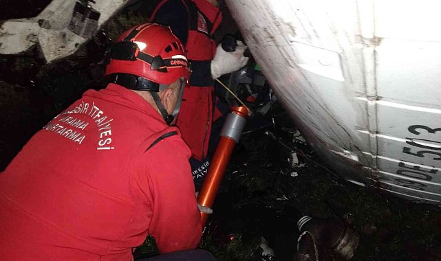 Balıkesir'de tır şarampole uçtu: 1 ölü