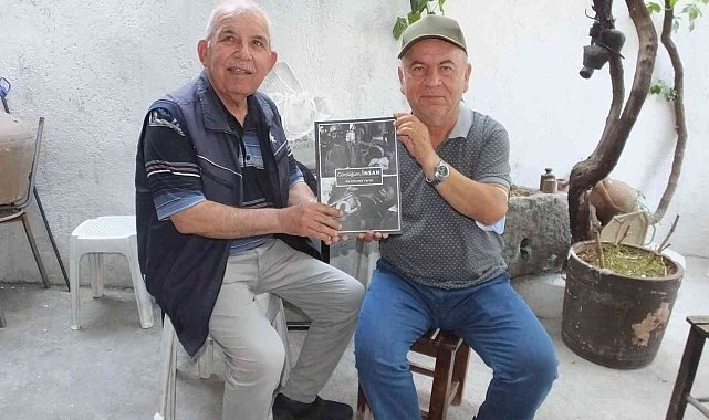 Balıkesirli eğitimci bastırdığı Fotoğraf albümünün dağıtımına başladı