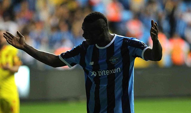 Balotelli&#039;nin 5 gollük performansı dünya gündeminde