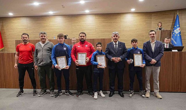 Başarılı sporcular ödüllendirildi