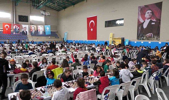 Başiskele'de 19 Mayıs coşkusu satranç turnuvasıyla başladı