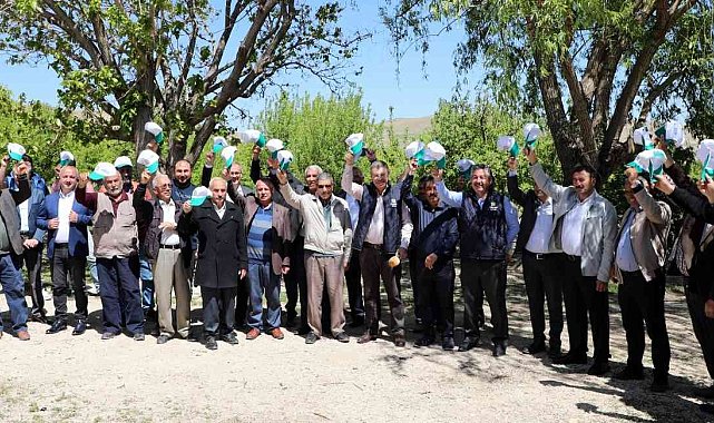 Başkan Akay: "Dünya Çiftçiler Günü kutlu olsun"