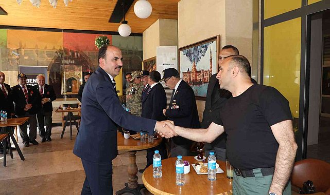 Başkan Altay Karabağlı gazilerle buluştu