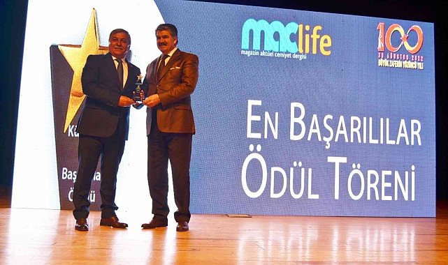 Başkan Arif Teke'ye "Yılın En Başarılı Belediye Başkanı" ödülü