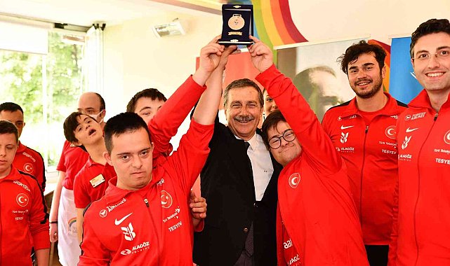 Başkan Ataç, Down Sendromlular Basketbol Milli Takımı ile buluştu