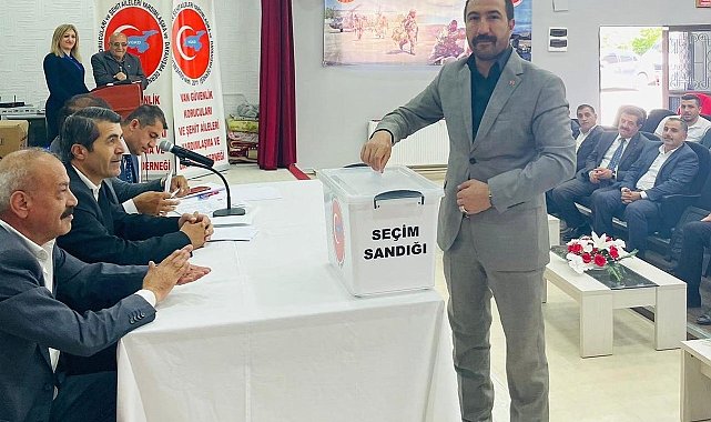 Başkan Ayhan Kahraman güven tazeledi