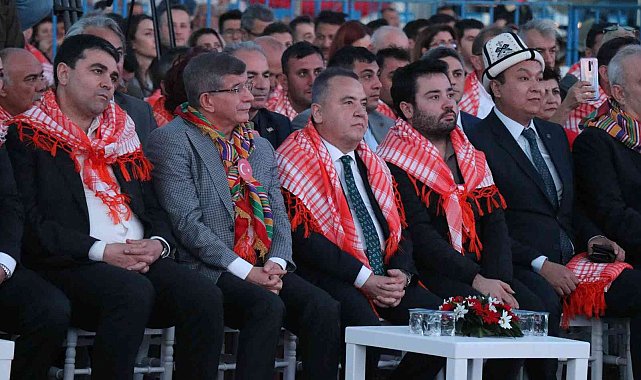 Başkan Böcek: "Toroslardan tüten dumanı Antalya'dan dünyaya yayıyoruz"