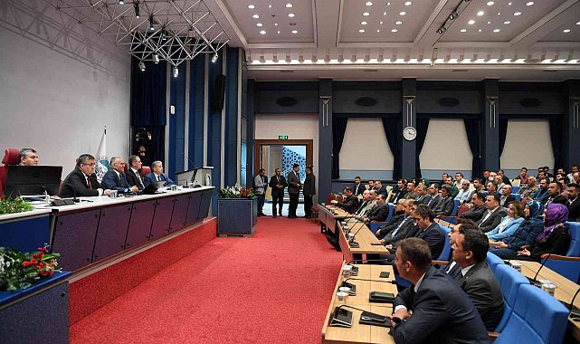 Başkan Büyükkılıç belediye personeliyle bayramlaştı