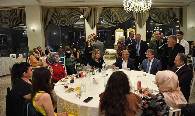 Başkan Büyükkılıç hemşire ve ebelerle buluştu