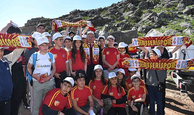 Başkan Büyükkılıç: "Fidanlarda gençlerimiz de ülkemizin geleceği"