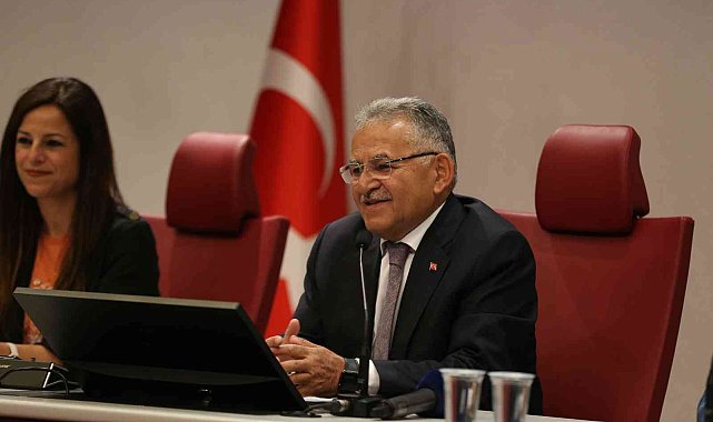 Başkan Büyükkılıç, yavru vatan Kıbrıs'tan gelen sporcuları ağırladı