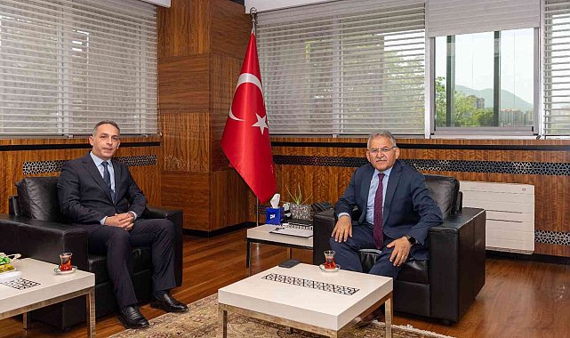 Başkan Büyükkılıç'a ziyaretçi akını