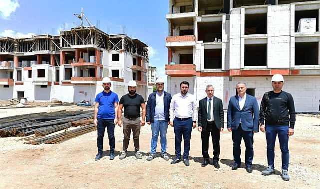 Başkan Çınar, kentsel dönüşüm binalarını inceledi