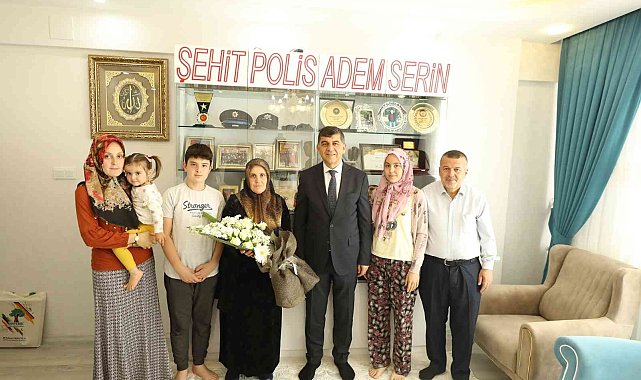 Başkan Fadıloğlu Şehit annesinin anneler gününü kutladı