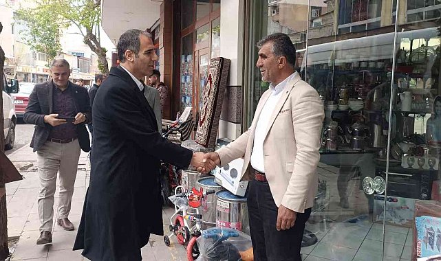 Başkan Kaya: "Esnafımızın gönlüne dokunmak istedik"