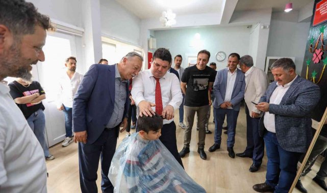 Başkan Kılıç'tan çocuklara bayram tıraşı