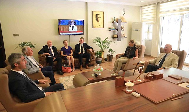 Başkan Oktay, İngiliz Diplomat Chilcott'u ağırladı