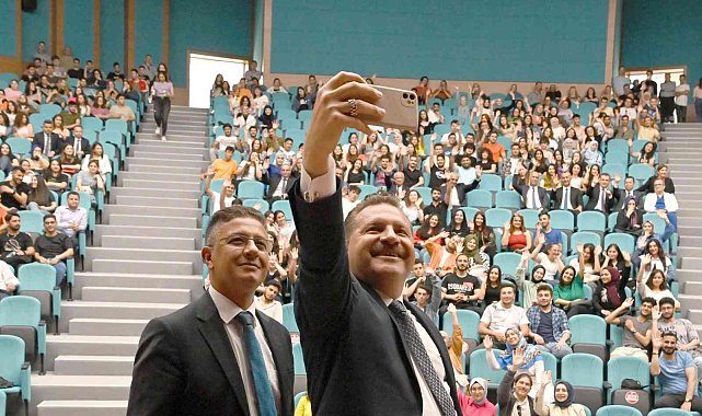 Başkan Yılmaz, BAÜN' de gençlerle buluştu