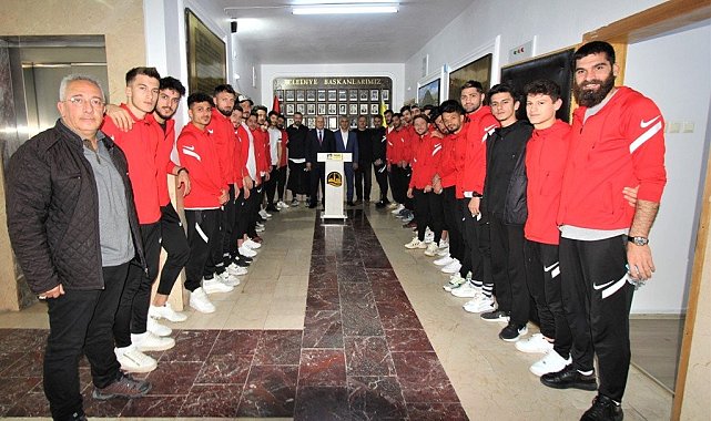 Bayburtspor'dan Başkan Pekmezci'ye teşekkür ziyareti