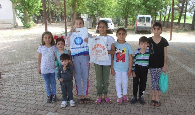 Bayram arifesinde çocukların şeker sevinci