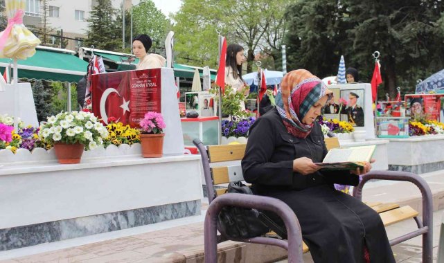 Bayram arifesinde şehit aileleri şehitliğe akın etti