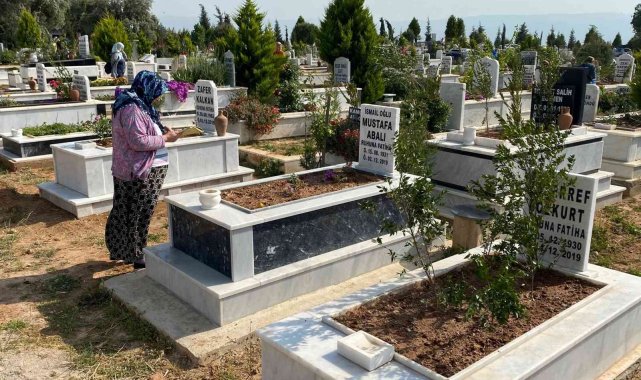 Bayram öncesi Aydın'da mezarlıklar ziyaretçilerle doldu