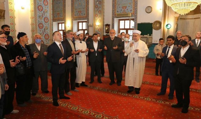 Bayram sabahı eller semaya açıldı