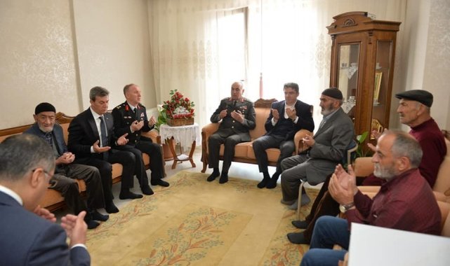 Bayramda şehit aileleri unutulmadı