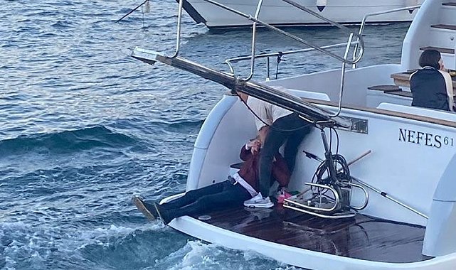 Bebek sahilinde alkollü şahıs yattan denize düştü