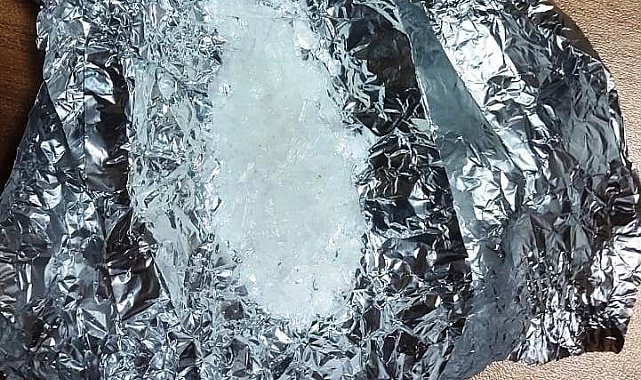 Bekçilerden kaçan şahsın üzerinden uyuşturucu çıktı