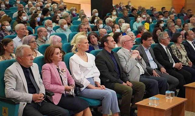 Belediye Başkan V. Subaşı Eskişehir'de söyleşi ve imza gününe katıldı