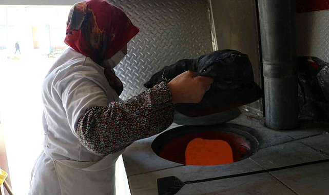 Beş bin yıllık sistemde ekmek üretti, talepleri yetiştiremiyor