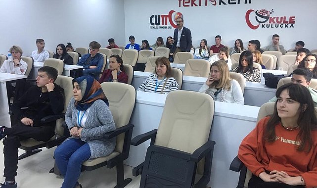 Beş ülkeden 30 öğrenci, Google'yi masaya yatırdı