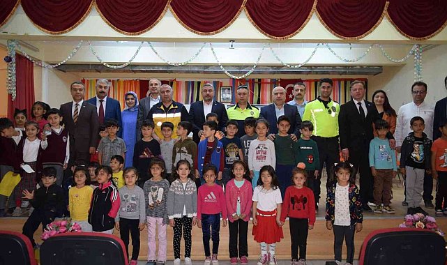 Besni'de Trafik ve İlk Yardım Haftası etkinliği