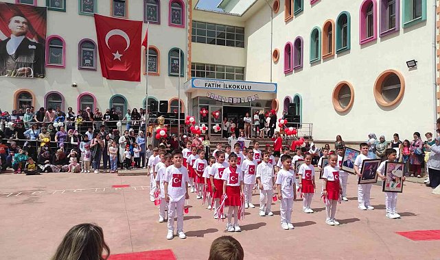 Biga Fatih İlkokulu Avrupa Kalite Etiketi aldı