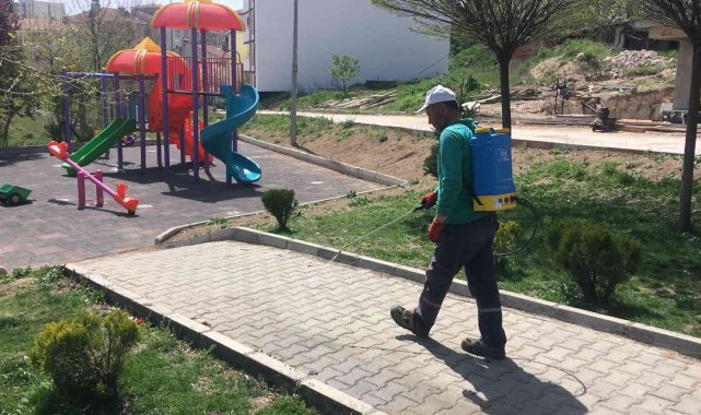 Bilecik&#039;te park ve oyun alanları çocuklar için temizleniyor