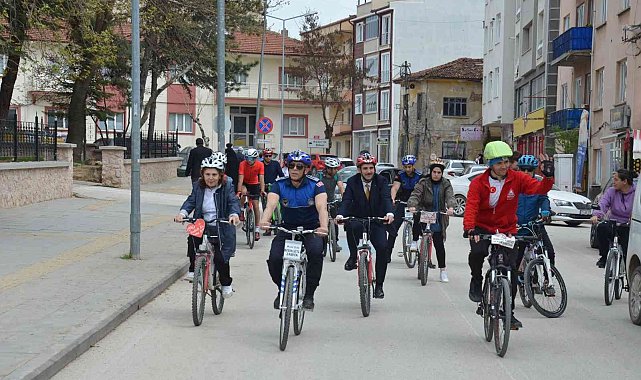 Bilecik'te pedallara bisikletli ulaşımı artırmak ve temiz çevre için basıldı