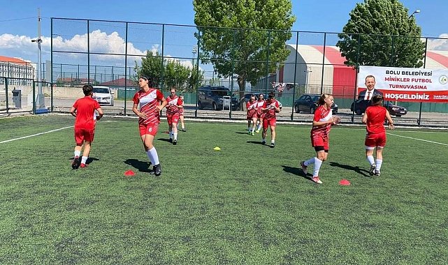 Bilecikspor Kadın Futbol Takımı Kadınlar 2. Lig kapısından döndü