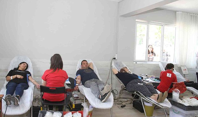 Bilim Fuarı Şenliği'nde vatandaşlardan kan bağışına yoğun ilgi