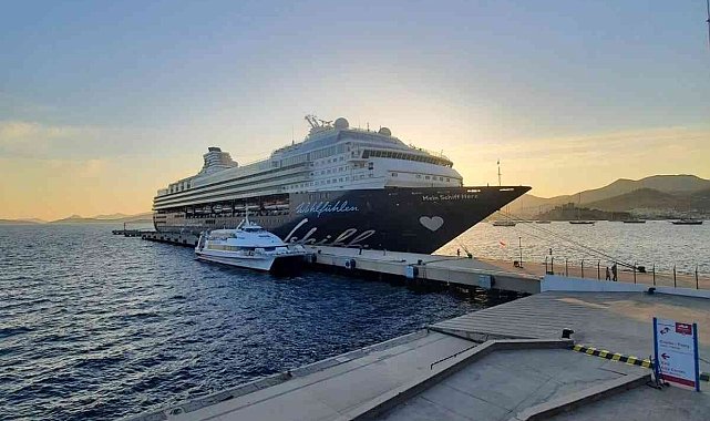 Bin 270 yolcu ile Bodrum'a geldi