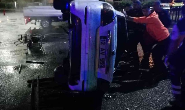 Bingöl'de kontrolden çıkan otomobil bariyerler çarptı: 2 ölü