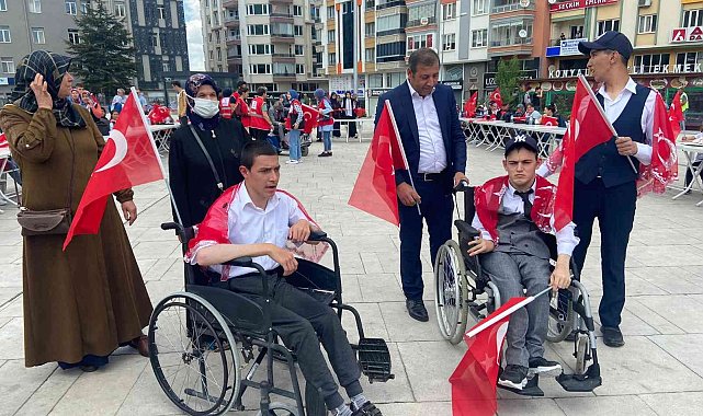 Bir günlüğüne asker olacak özel bireylere 'asker eğlencesi' yapıldı