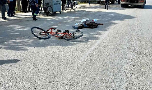 Bisikletli sürücü kamyonun altında böyle kaldı