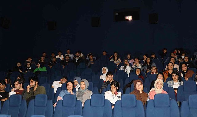 Bismilli 100 öğrenci sinema keyfi yaşadı