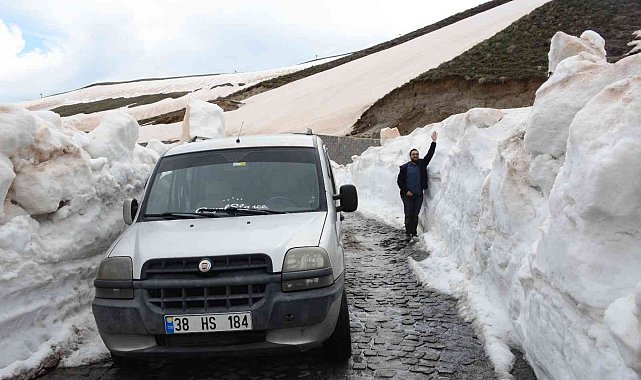 Bitlis'te kar esareti devam ediyor